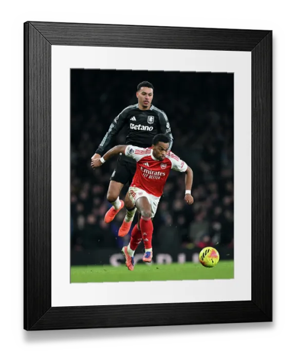 Framed Print : Arsenal v Aston Villa - Premier League