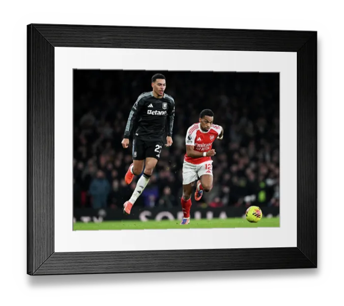 Framed Print : Arsenal v Aston Villa - Premier League