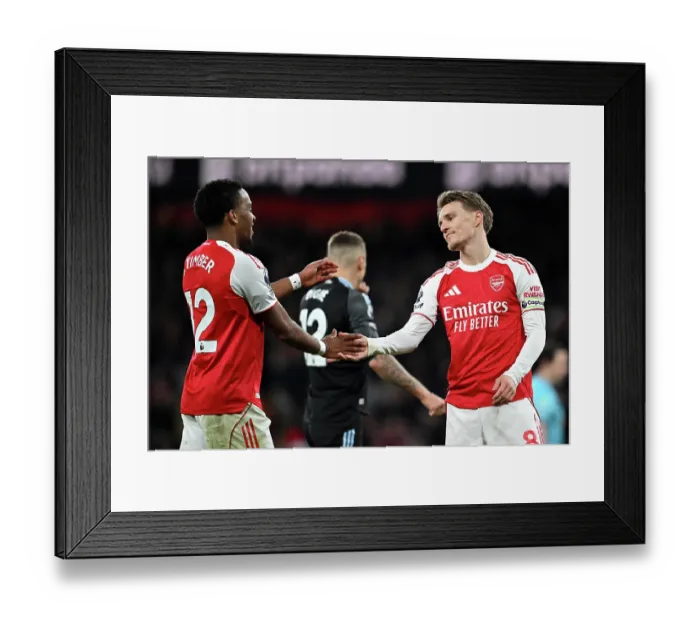 Framed Print : Arsenal v Aston Villa - Premier League Framed Print : Arsenal v Aston Villa - Premier League
