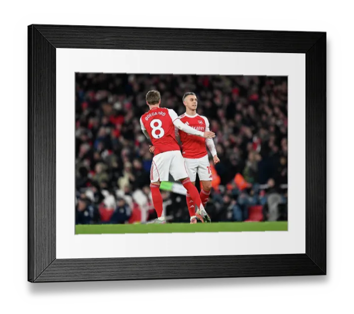 Framed Print : Arsenal v Aston Villa - Premier League
