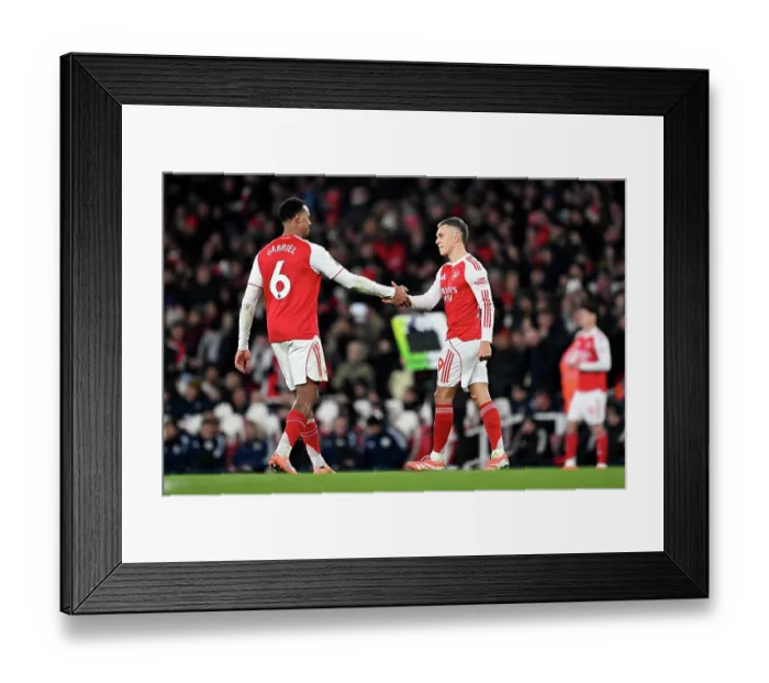 Framed Print : Arsenal v Aston Villa - Premier League Framed Print : Arsenal v Aston Villa - Premier League