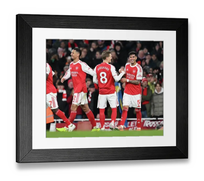 Framed Print : Arsenal v Aston Villa - Premier League