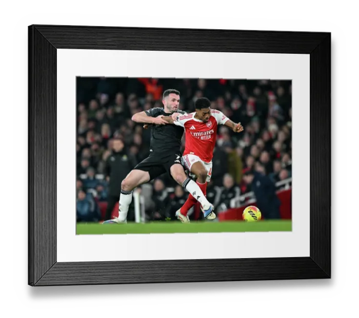 Framed Print : Arsenal v Aston Villa - Premier League Framed Print : Arsenal v Aston Villa - Premier League