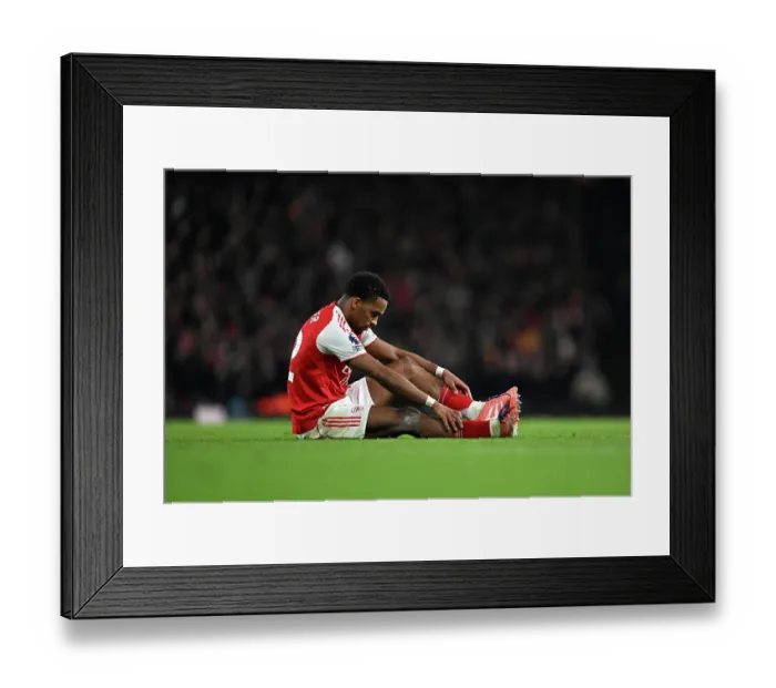 Framed Print : Arsenal v Aston Villa - Premier League