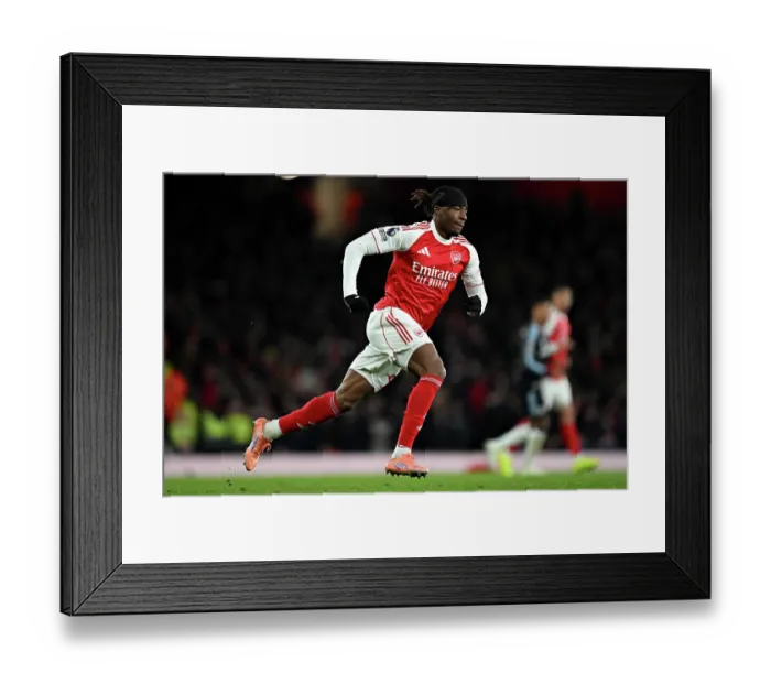 Framed Print : Arsenal v Aston Villa - Premier League Framed Print : Arsenal v Aston Villa - Premier League