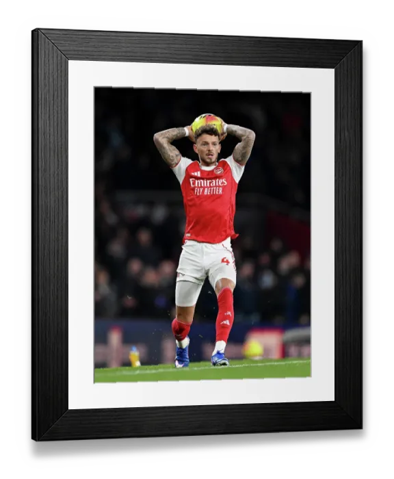 Framed Print : Arsenal v Aston Villa - Premier League Framed Print : Arsenal v Aston Villa - Premier League