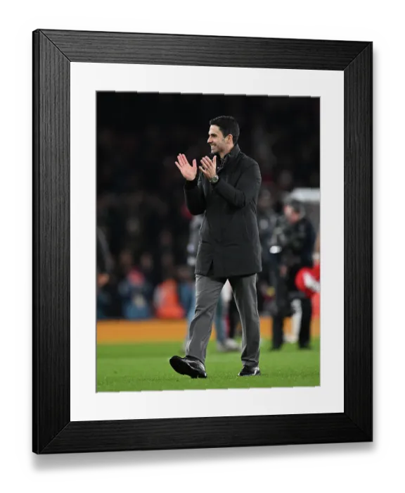 Framed Print : Arsenal v Aston Villa - Premier League