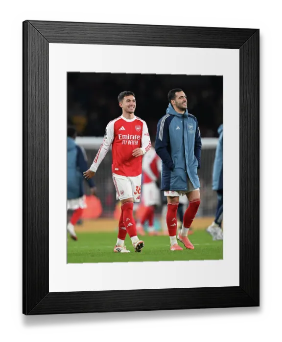 Framed Print : Arsenal v Aston Villa - Premier League