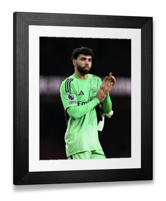Framed Print : Arsenal v Aston Villa - Premier League