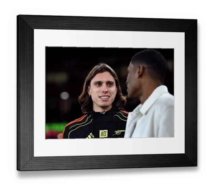 Framed Print : Arsenal v Aston Villa - Premier League