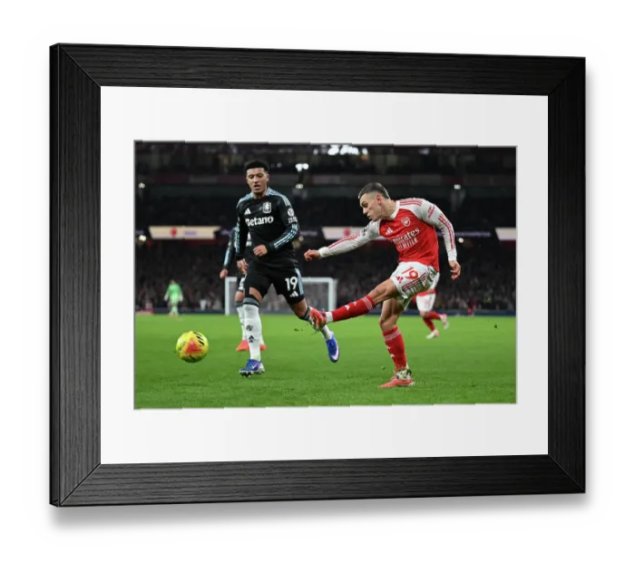 Framed Print : Arsenal v Aston Villa - Premier League