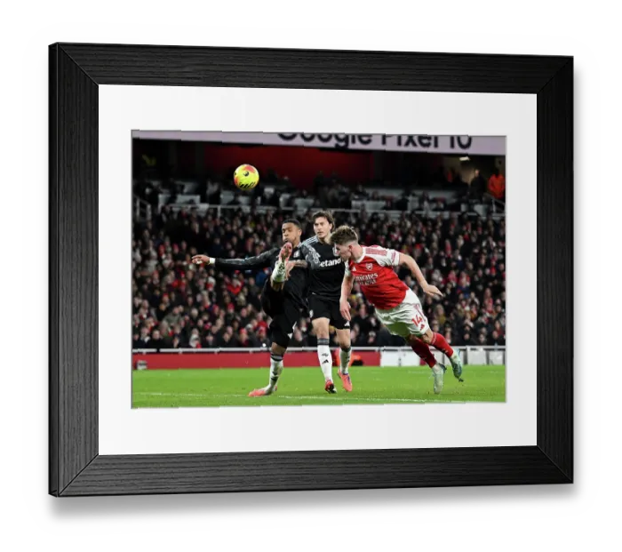 Framed Print : Arsenal v Aston Villa - Premier League Framed Print : Arsenal v Aston Villa - Premier League