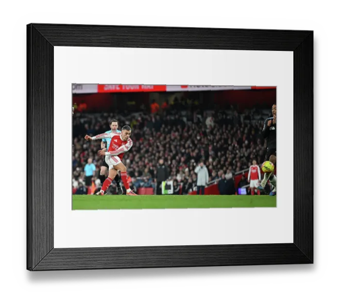 Framed Print : Arsenal v Aston Villa - Premier League