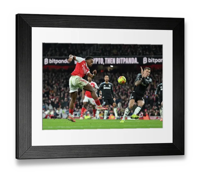 Framed Print : Arsenal v Aston Villa - Premier League
