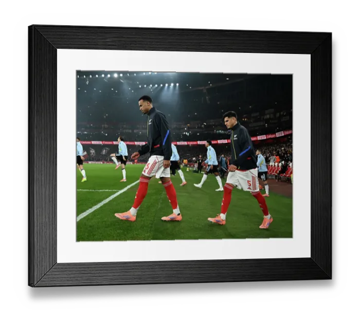 Framed Print : Arsenal v Aston Villa - Premier League