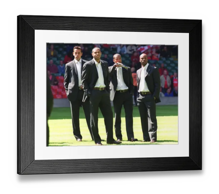 Framed Print : Edu, Thierry Henry, Ashley Cole and Sylvain Wiltord (Arsenal)