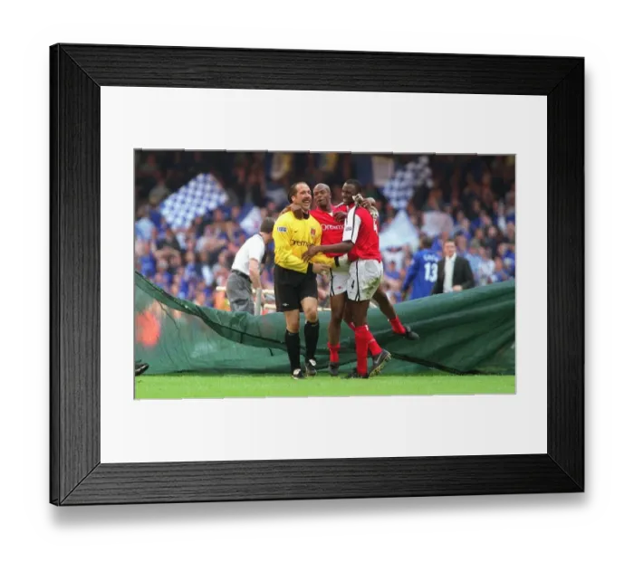 Framed Print : Patrick Vieira, Sylvain Wiltord and David Seaman celebrate after the final whistle