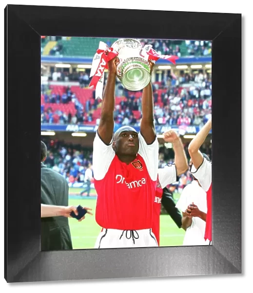 Sol Campbell celebrates after the match. Arsenal 2: 0 Chelsea. The AXA F
