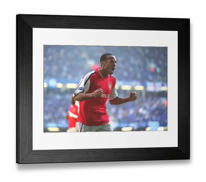 Framed Print : Thierry Henry celebrates the 1st Arsenal goal scored by Ray Parlour Framed Print : Thierry Henry celebrates the 1st Arsenal goal scored by Ray Parlour
