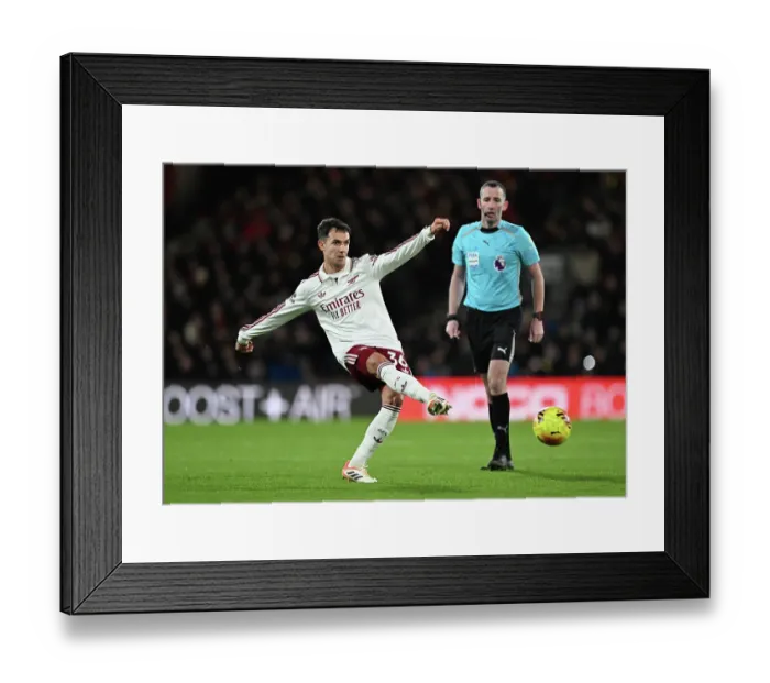 Framed Print : Bournemouth v Arsenal - Premier League Framed Print : Bournemouth v Arsenal - Premier League