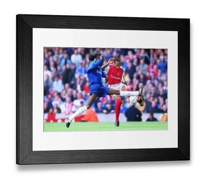 Framed Print : Thierry Henry (Arsenal) Mario Melchiot (Chelsea). Arsenal 2: 0 Chelsea Framed Print : Thierry Henry (Arsenal) Mario Melchiot (Chelsea). Arsenal 2: 0 Chelsea