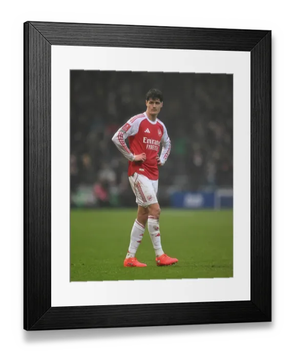 Framed Print : Portsmouth v Arsenal - Emirates FA Cup Third Round