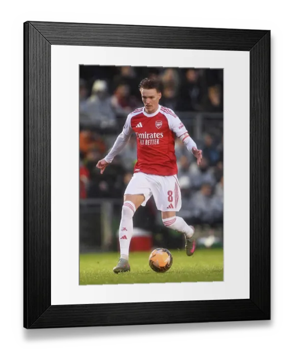 Framed Print : Portsmouth v Arsenal - Emirates FA Cup Third Round