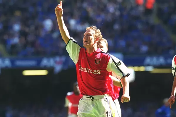 Arsenal's FA Cup Triumph: Ray Parlour's Historic Goal vs. Chelsea (4-5-2002, The Millennium Stadium, Cardiff, Wales)