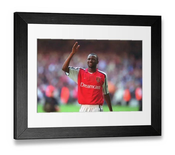 Framed Print : Patrick Vieira salutes the Arsenal fans after the match