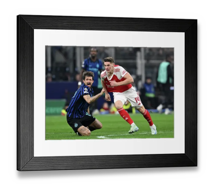 Framed Print : FC Internazionale Milano v Arsenal FC - UEFA Champions League 2025 / 26 League Phase MD7 Framed Print : FC Internazionale Milano v Arsenal FC - UEFA Champions League 2025 / 26 League Phase MD7