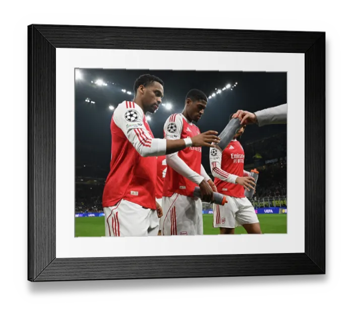 Framed Print : FC Internazionale Milano v Arsenal FC - UEFA Champions League 2025 / 26 League Phase MD7 Framed Print : FC Internazionale Milano v Arsenal FC - UEFA Champions League 2025 / 26 League Phase MD7