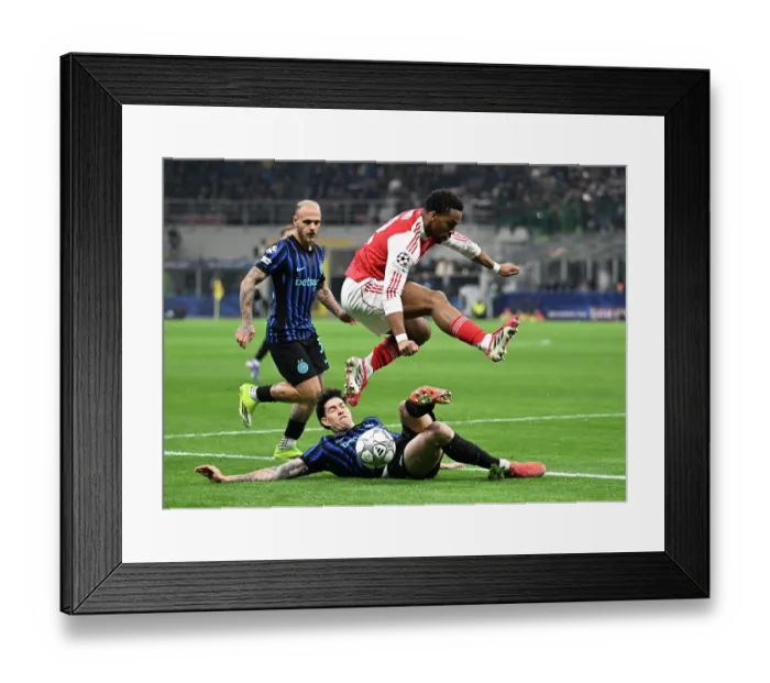 Framed Print : FC Internazionale Milano v Arsenal FC - UEFA Champions League 2025 / 26 League Phase MD7