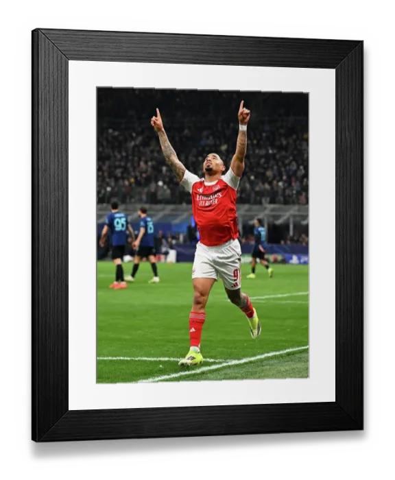 Framed Print : FC Internazionale Milano v Arsenal FC - UEFA Champions League 2025 / 26 League Phase MD7 Framed Print : FC Internazionale Milano v Arsenal FC - UEFA Champions League 2025 / 26 League Phase MD7