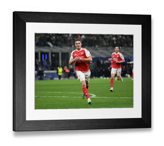 Framed Print : FC Internazionale Milano v Arsenal FC - UEFA Champions League 2025 / 26 League Phase MD7