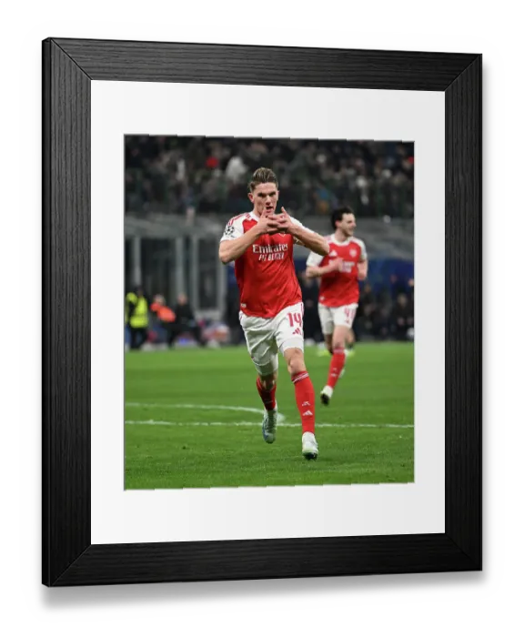 Framed Print : FC Internazionale Milano v Arsenal FC - UEFA Champions League 2025 / 26 League Phase MD7 Framed Print : FC Internazionale Milano v Arsenal FC - UEFA Champions League 2025 / 26 League Phase MD7