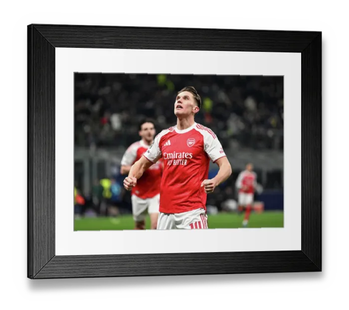 Framed Print : FC Internazionale Milano v Arsenal FC - UEFA Champions League 2025 / 26 League Phase MD7 Framed Print : FC Internazionale Milano v Arsenal FC - UEFA Champions League 2025 / 26 League Phase MD7