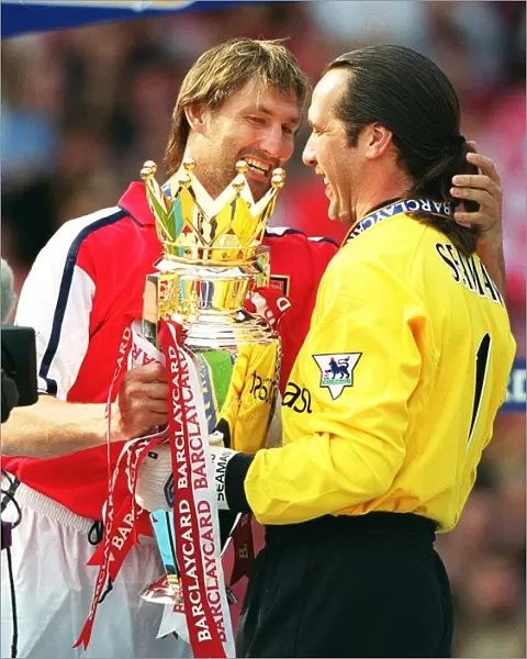 Arsenal captain Tony Adams and goalkeeper David Seaman with the F. A