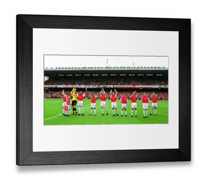 Framed Print : The Arsenal team wave to the fans before the match. Arsenal 4: 3 Everton, F. A Framed Print : The Arsenal team wave to the fans before the match. Arsenal 4: 3 Everton, F. A