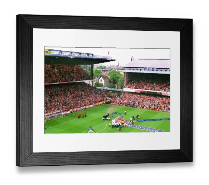 Framed Print : Arsenal Celebrates F.A. Premiership Win Over Everton (4-3), Highbury, London, May 11, 2002