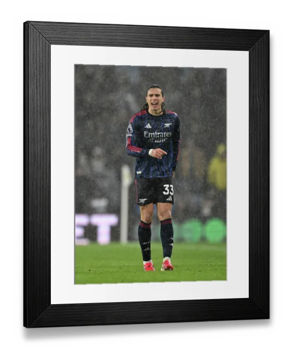 Framed Print : Leeds United v Arsenal - Premier League