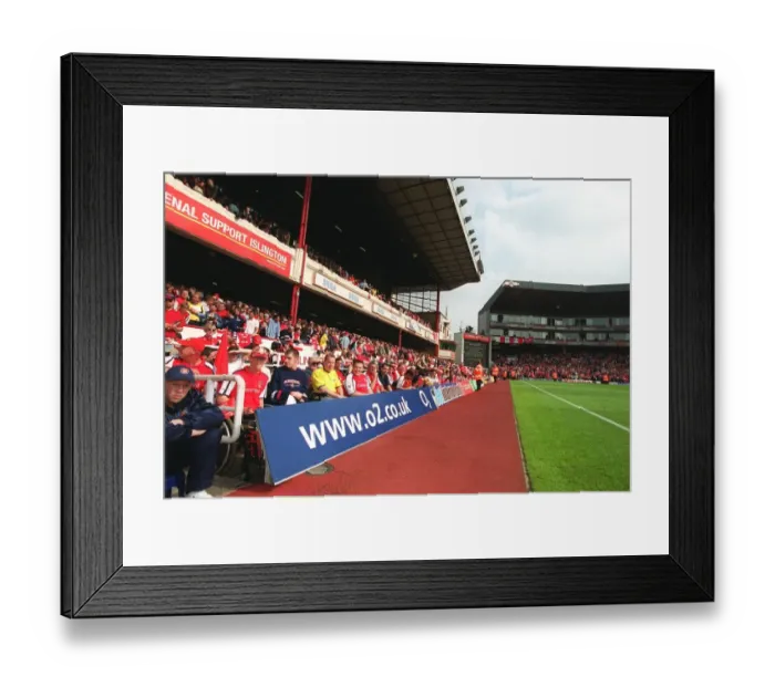Framed Print : East Stand with an O2 board. Arsenal 4: 3 Everton, F. A
