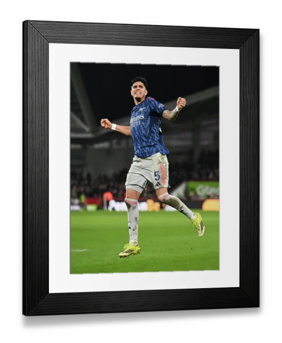 Framed Print : Brentford v Arsenal - Premier League Framed Print : Brentford v Arsenal - Premier League