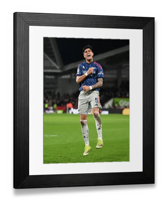 Framed Print : Brentford v Arsenal - Premier League Framed Print : Brentford v Arsenal - Premier League