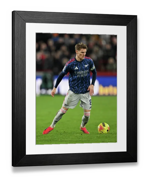 Framed Print : Brentford v Arsenal - Premier League