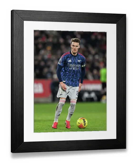 Framed Print : Brentford v Arsenal - Premier League Framed Print : Brentford v Arsenal - Premier League