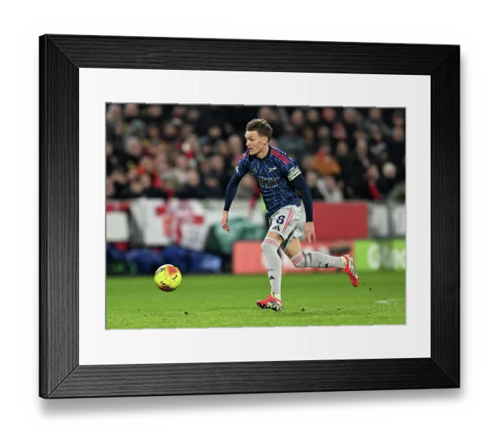 Framed Print : Brentford v Arsenal - Premier League Framed Print : Brentford v Arsenal - Premier League