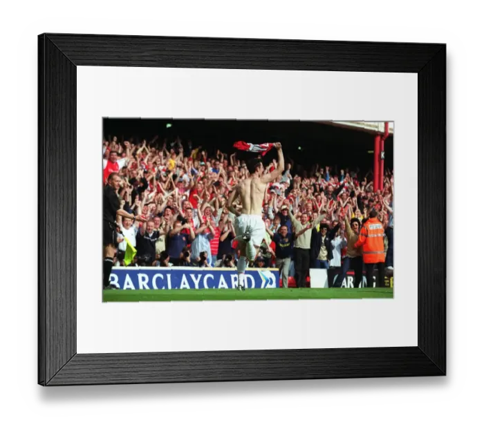 Framed Print : Francis Jeffers celebrates scoring the 4th Arsenal goal. Arsenal 4: 3 Everton, F Framed Print : Francis Jeffers celebrates scoring the 4th Arsenal goal. Arsenal 4: 3 Everton, F