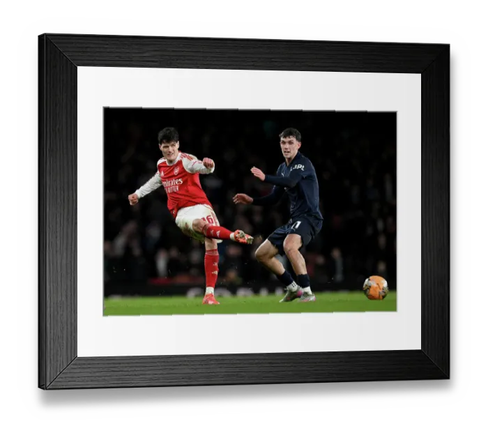 Framed Print : Arsenal v Wigan Athletic - Emirates FA Cup Fourth Round