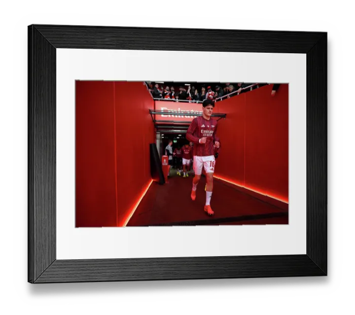 Framed Print : Arsenal v Wigan Athletic - Emirates FA Cup Fourth Round