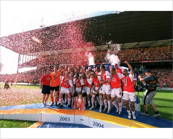 The Arsenal team celebrate after the matchArsenal v Leicester City